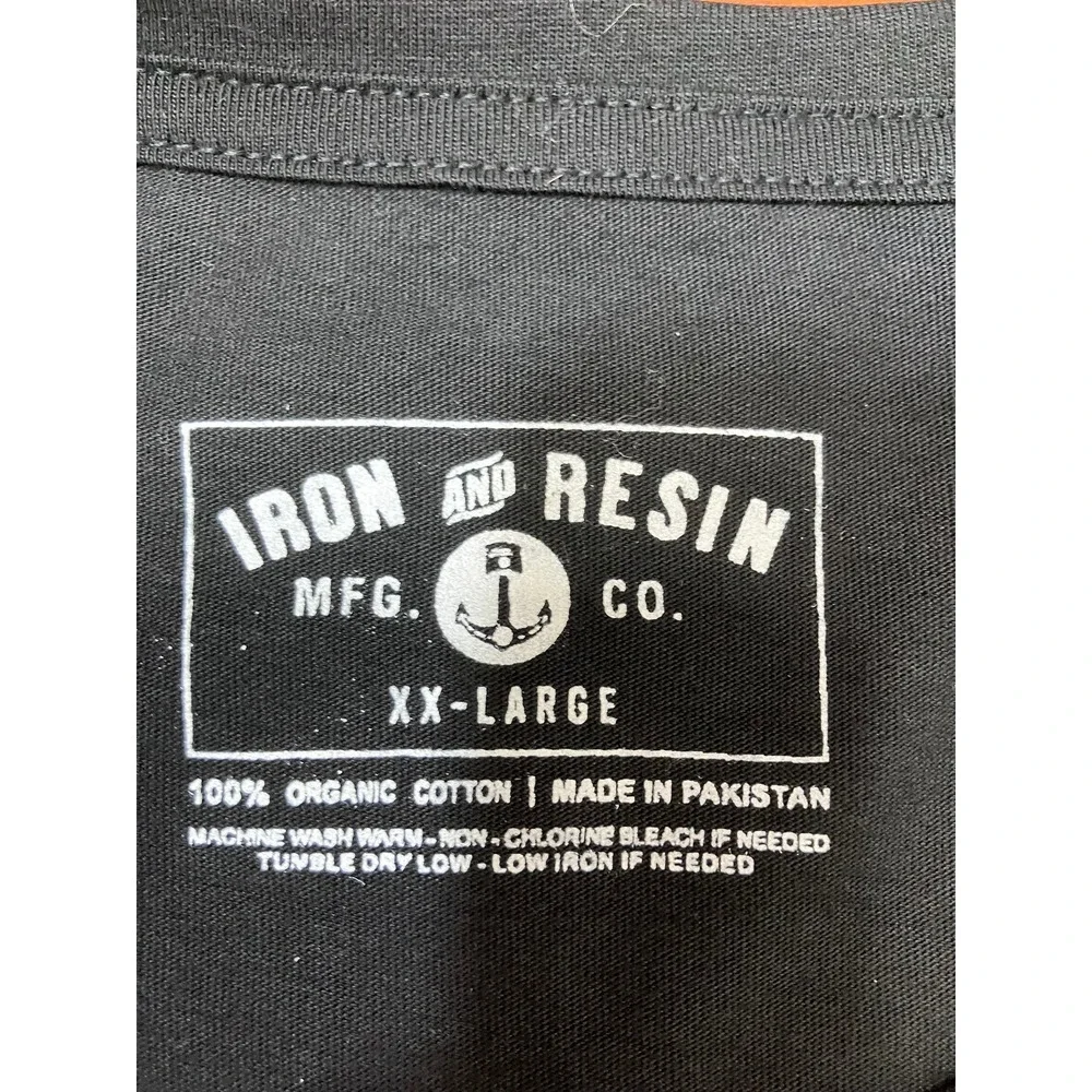 NWT Iron and Resin Mens Whiskey Is My Savior Graphic T-Shirt Black XXL‎ Casual